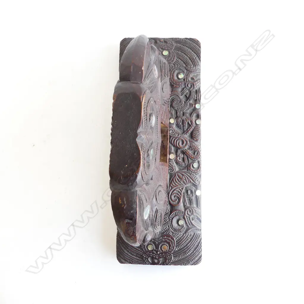 An old Māori well carved wood clock stand, Image 1++
